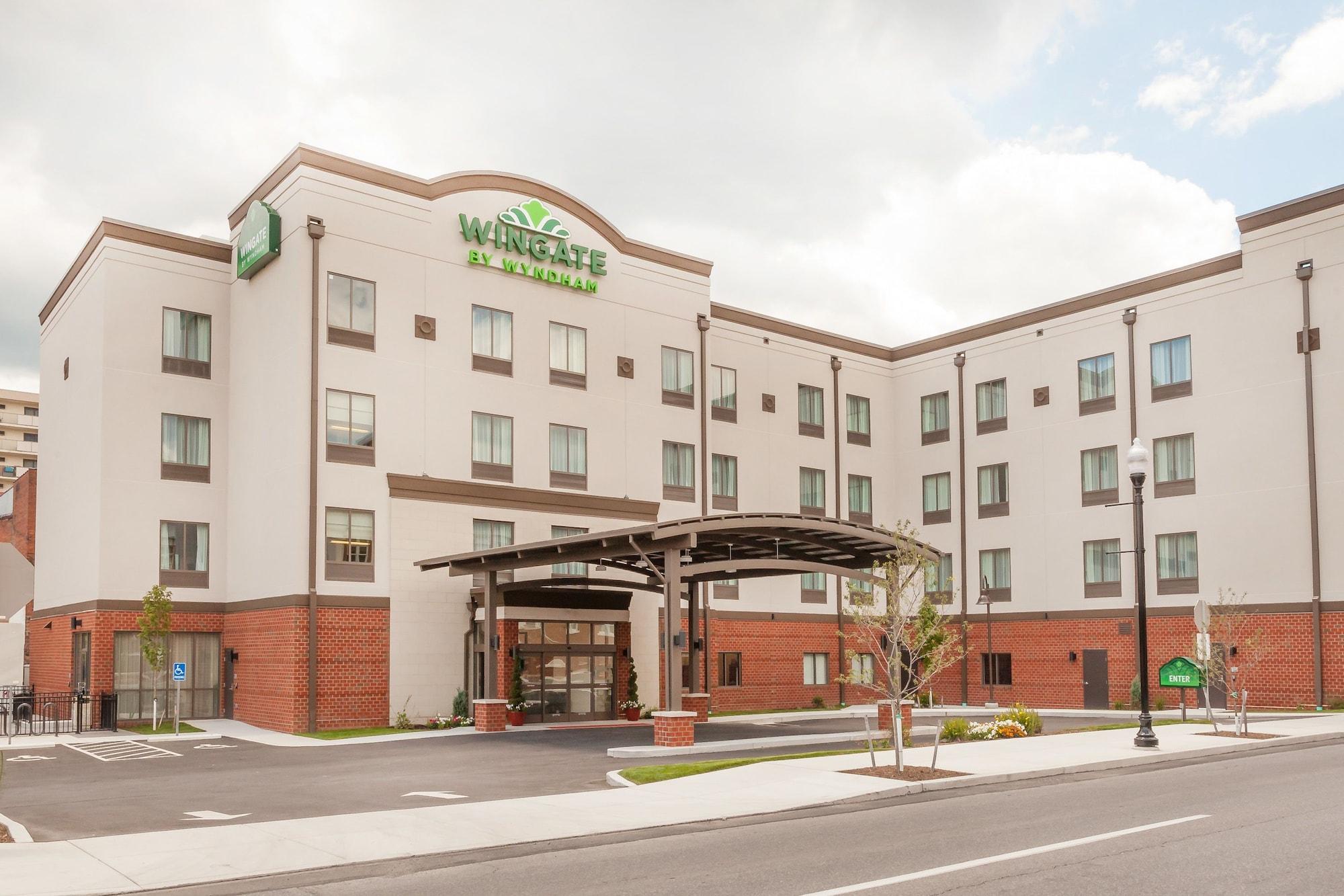 Wingate By Wyndham Altoona Downtown/Medical Center Hotel Exterior foto