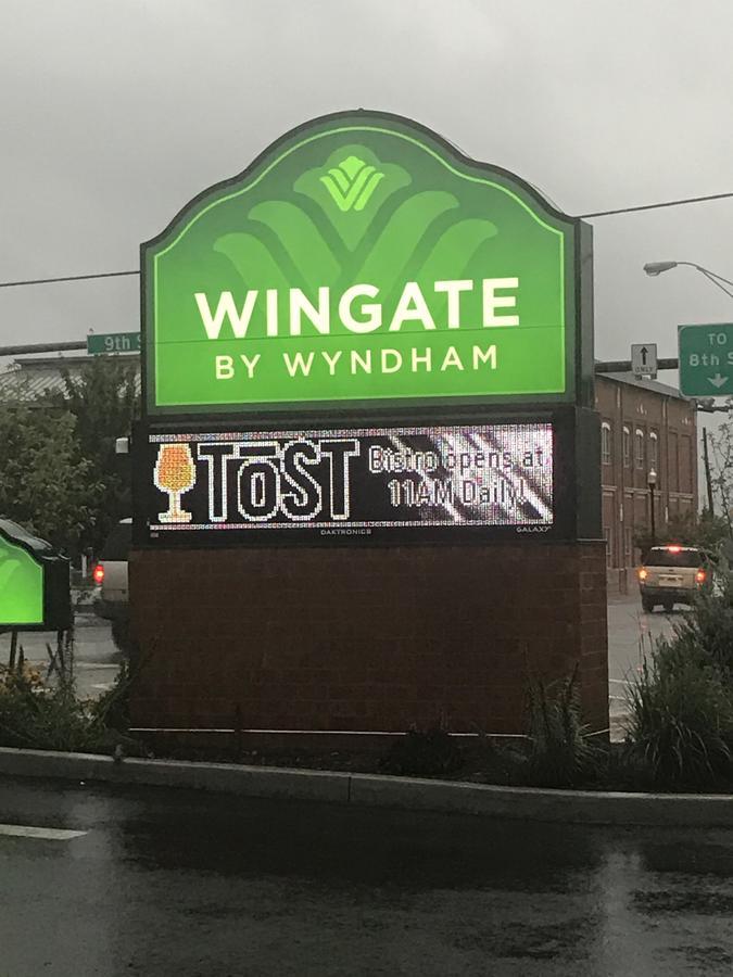 Wingate By Wyndham Altoona Downtown/Medical Center Hotel Exterior foto