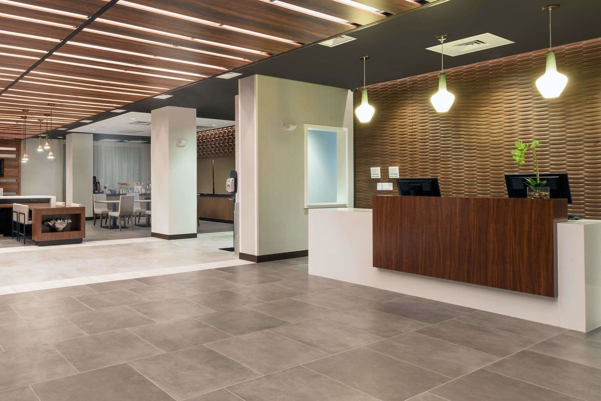 Wingate By Wyndham Altoona Downtown/Medical Center Hotel Exterior foto
